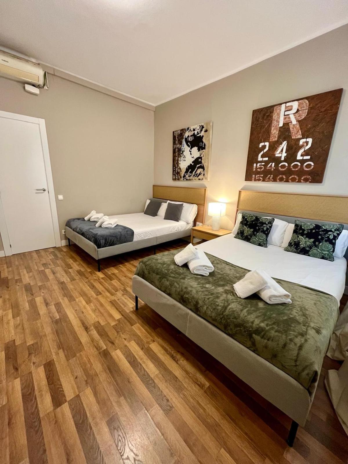 Sagrada Familia Secret Apartment Barcelona Exterior photo